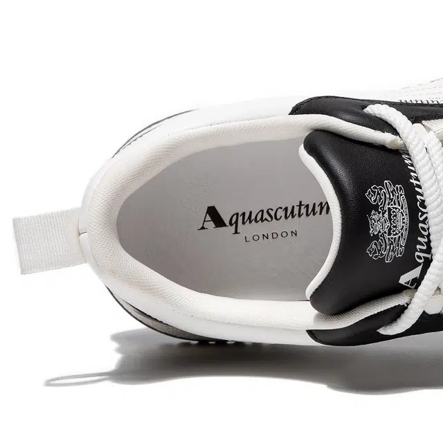 AQUASCUTUM