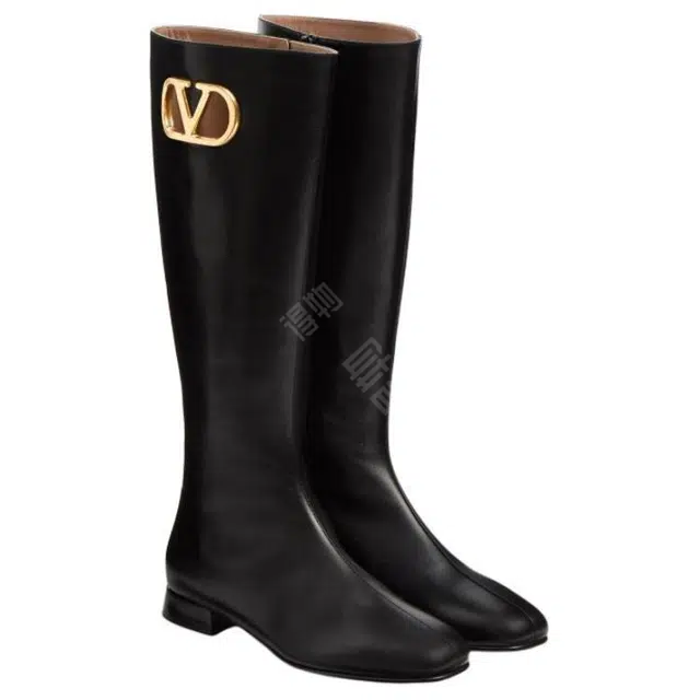 Valentino Vlogo Signature