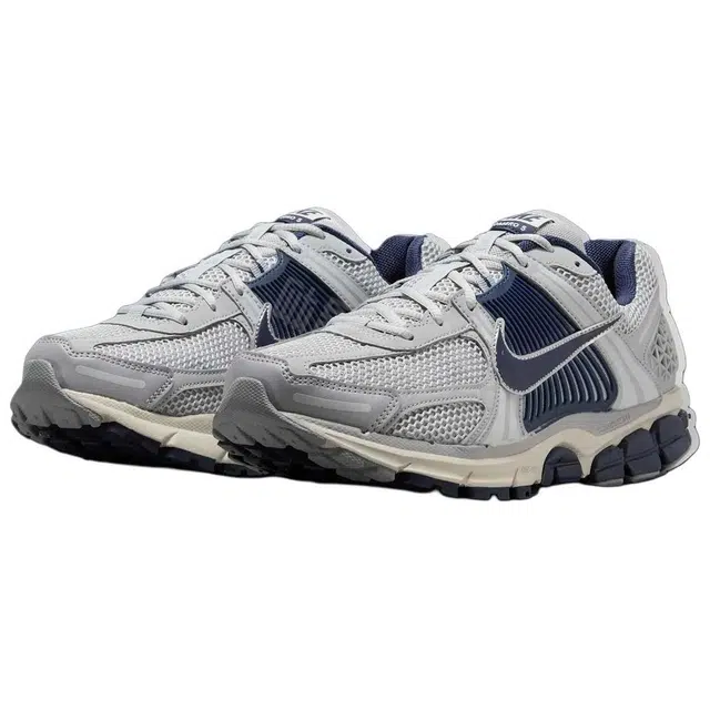 Nike Air Zoom Vomero 5 "Yankees"