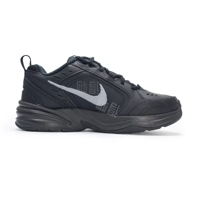Nike Air Monarch 4