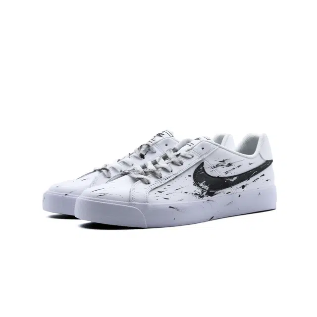Nike Court Royale