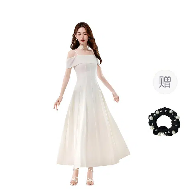 雾闪闪 性感气质一字领纯色露肩通勤高腰短袖连衣裙 女款