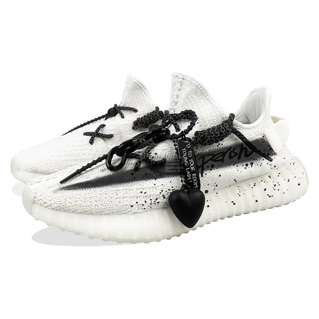 adidas Yeezy Boost 350 V2