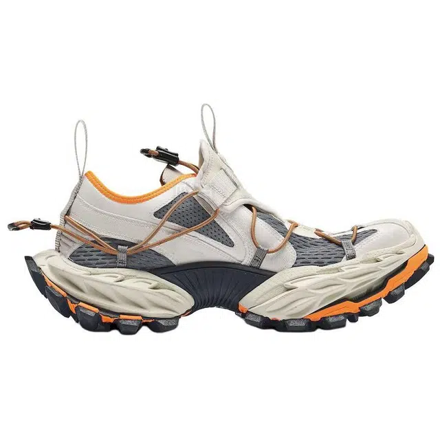 Balenciaga Hike