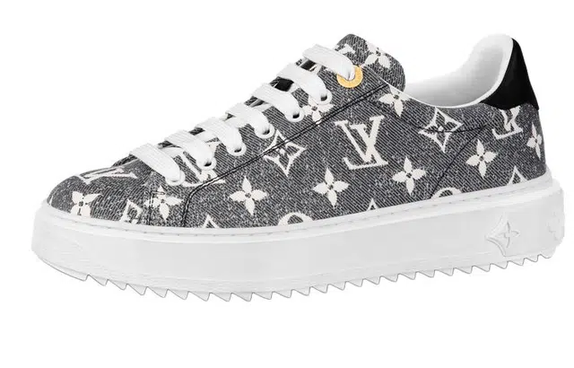 LOUIS VUITTON Time Out