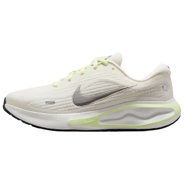 Nike Journey Run Beige