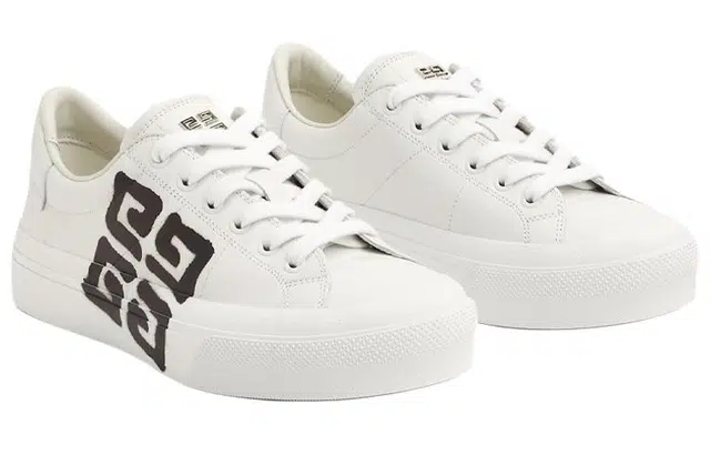 GIVENCHY