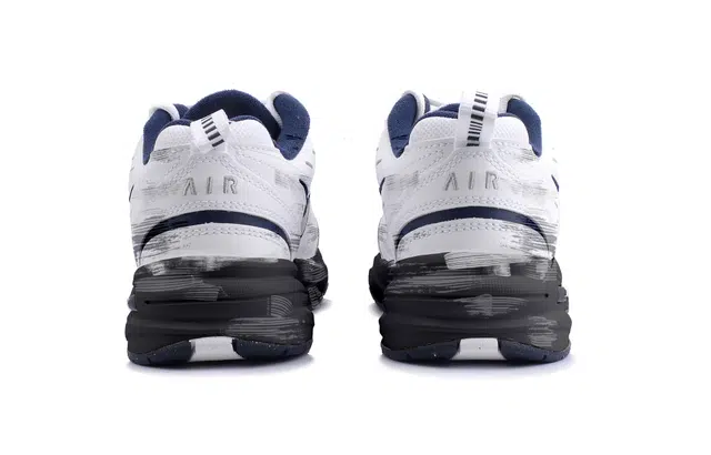 Nike Air Monarch 4
