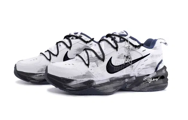 Nike Air Monarch 4