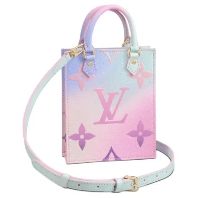 LOUIS VUITTON Petit Sac Plat