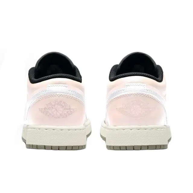 Jordan Air Jordan 1 6