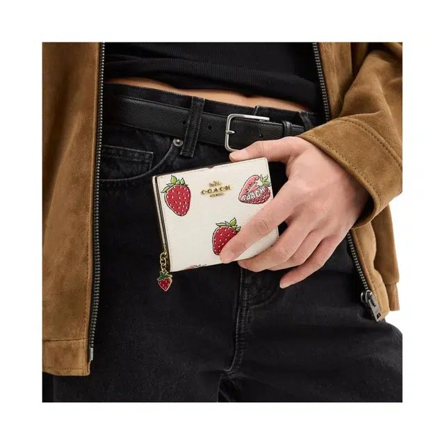 COACH Snap Wallet 11