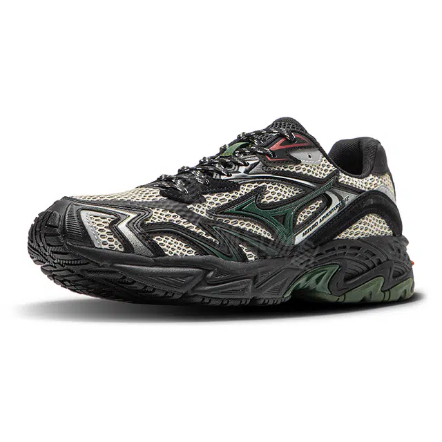 Mizuno ADVENTURE V2