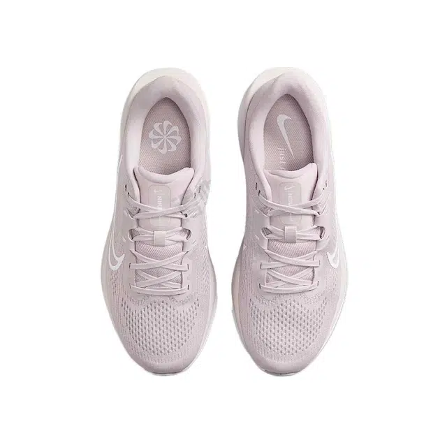 Nike Quest 6