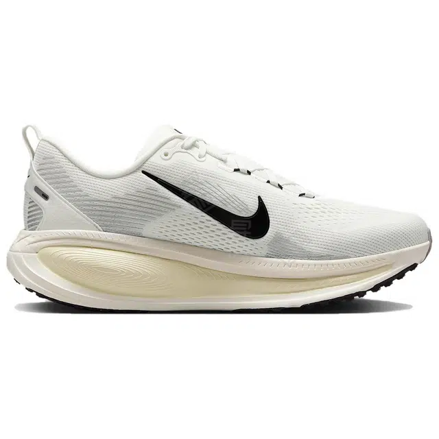 Nike Vomero 18 Beige