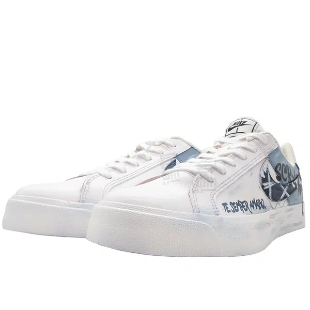 Nike Court Royale