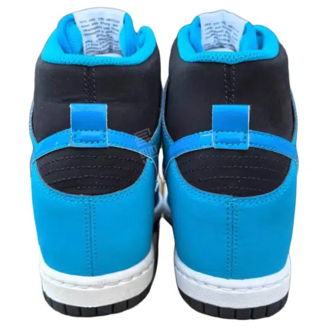 Nike DUNK SKY HI ESSENTIAL