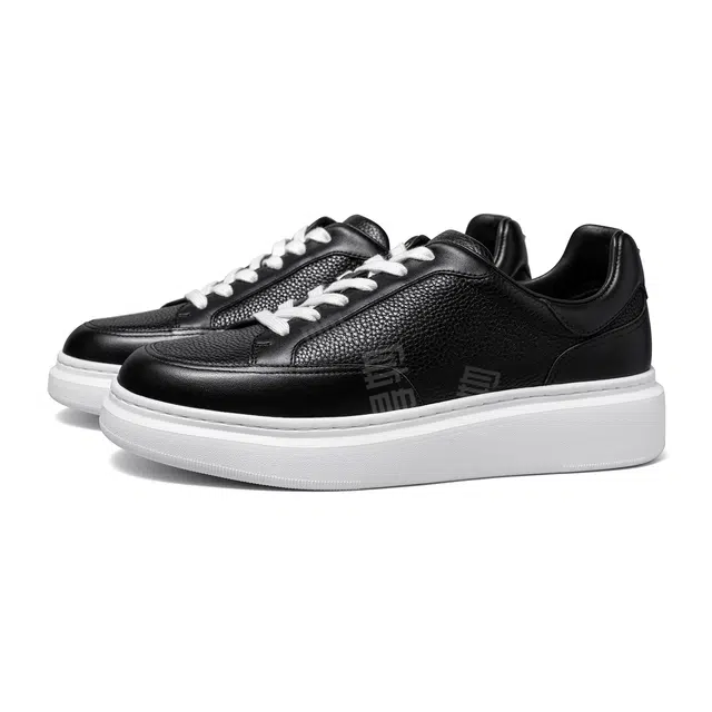 THOM WILLS trainer