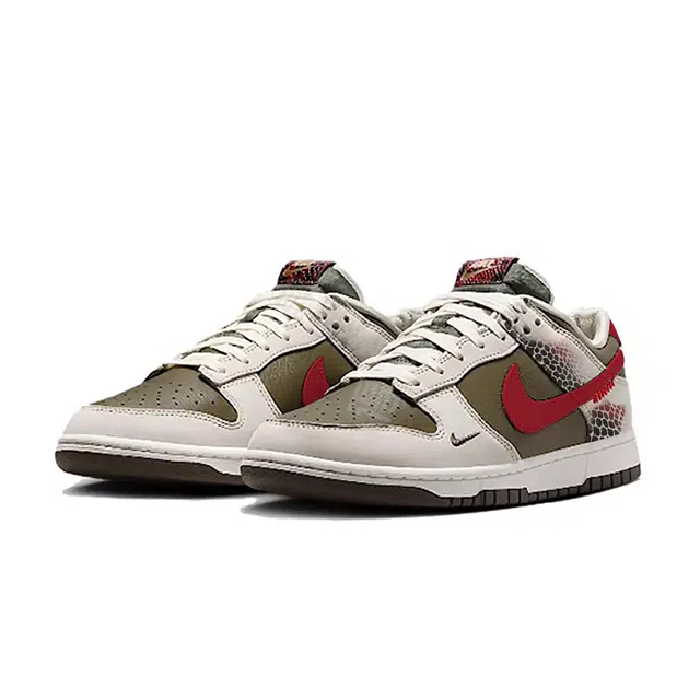 Nike Dunk Low "Year of the Snake"