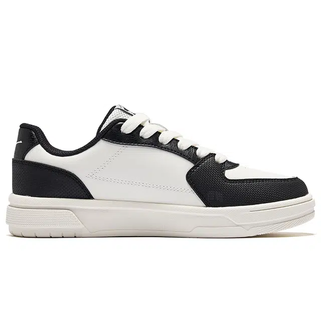 鸿星尔克 天和 合成革 经典百搭 轻便防滑 低帮 板鞋 女 微晶白正黑