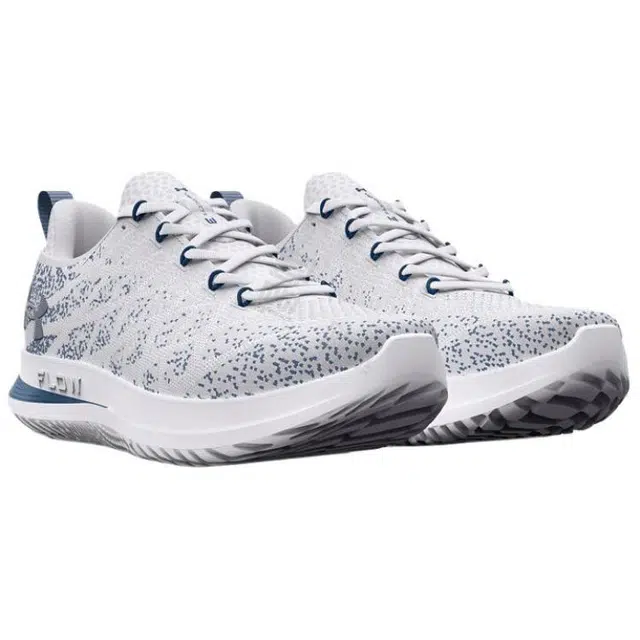 Under Armour Velociti 3