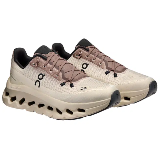 On Cloudtilt WMNS
