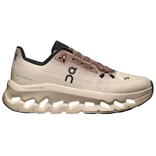 On Cloudtilt WMNS