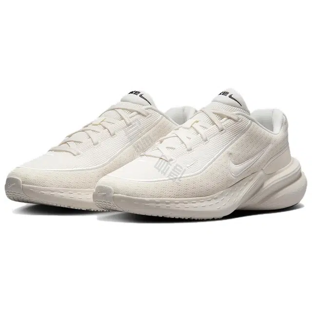 Nike Uplift SC