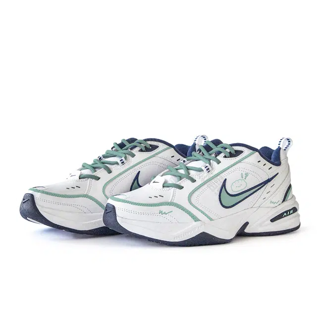 Nike Air Monarch 4