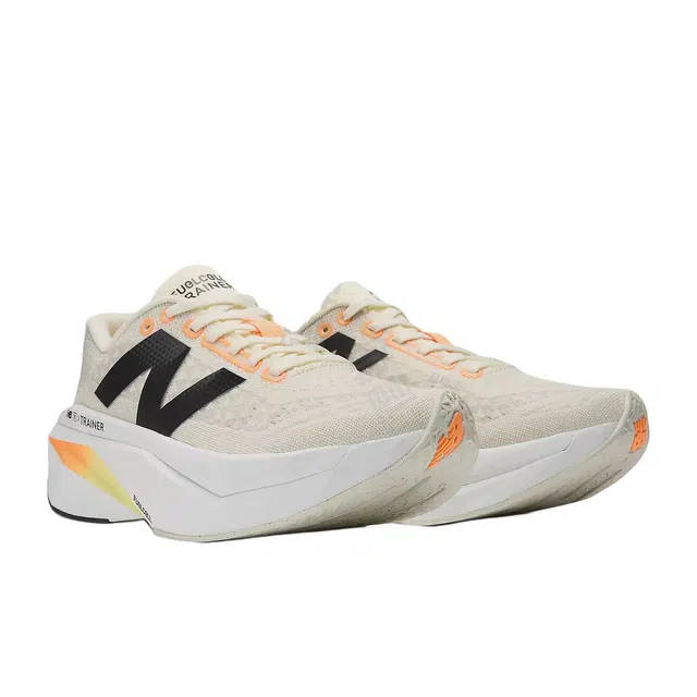 New Balance FuelCell SuperComp Trainer v3
