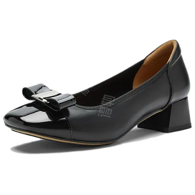 NINE WEST