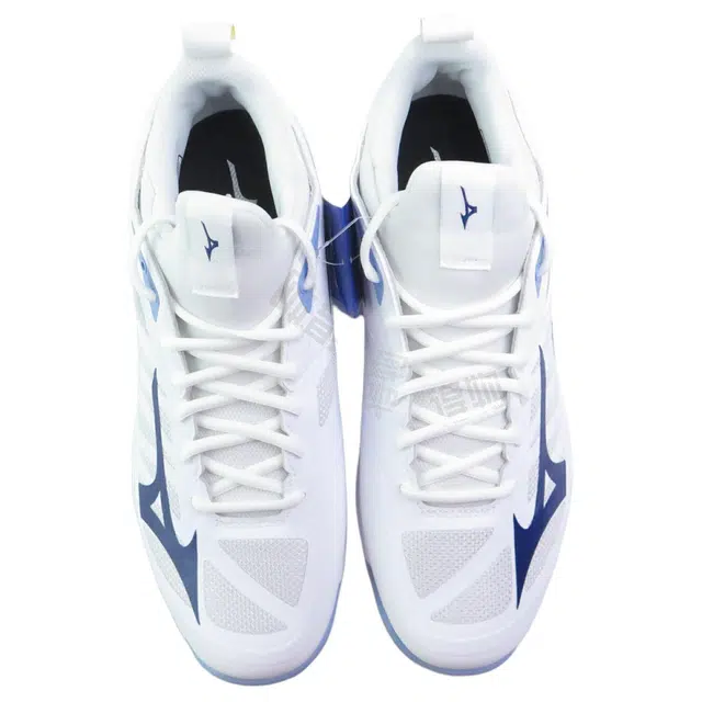 Mizuno Wave Lightning Z8