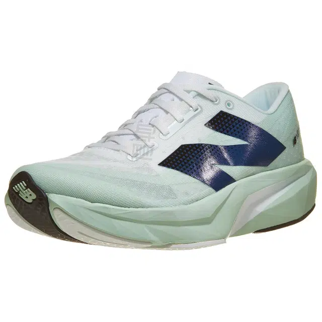 New Balance Fuelcell Rebel v4