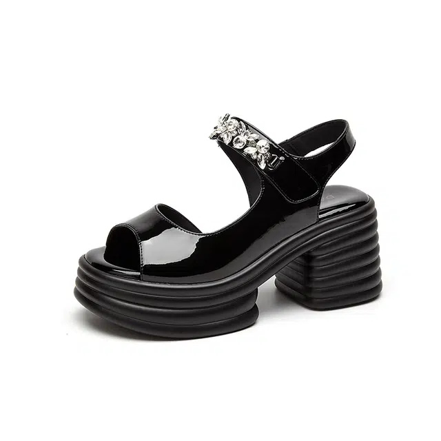 DAPHNE PU