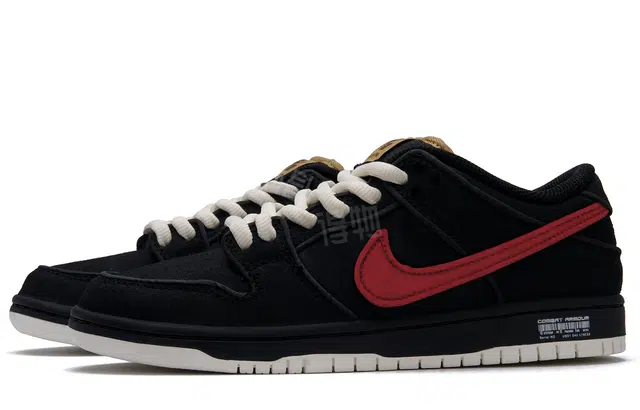 Nike Dunk SB "Red Hole"