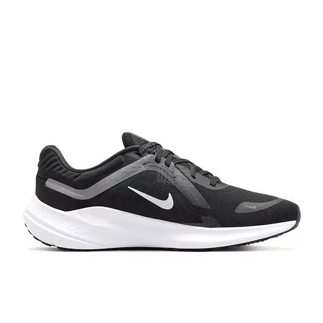 Nike Quest 5