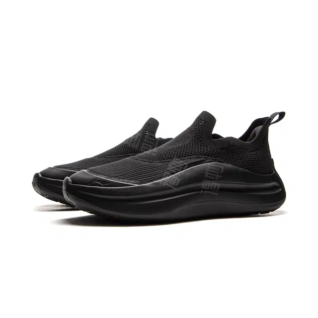 LiNing slip on