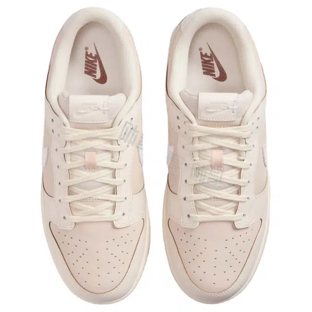 Nike Dunk Low Snakeskin Swoosh