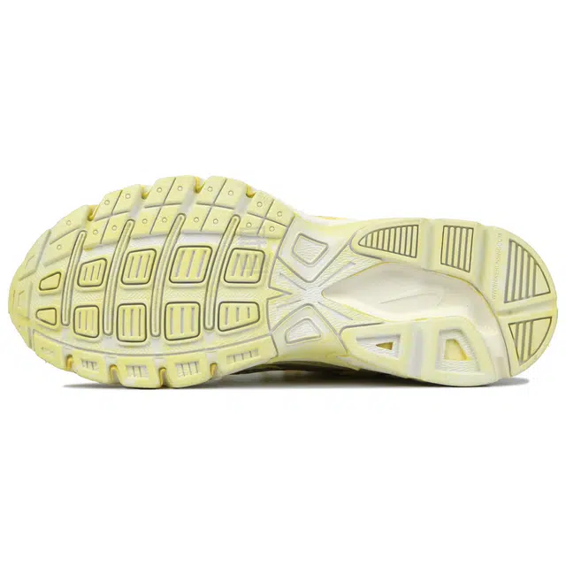 Nike Initiator