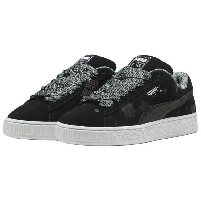 HELLO KITTY FRIENDS x PUMA Suede XL