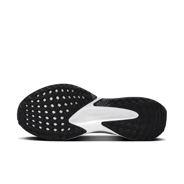 Nike Quest 6