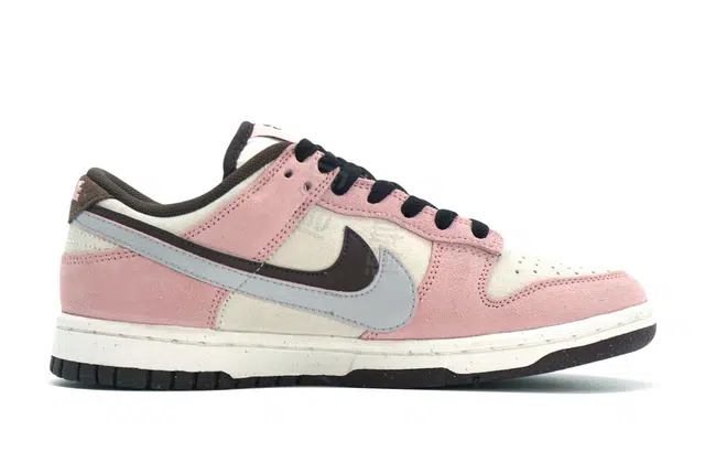 Nike Dunk Low Double Swoosh