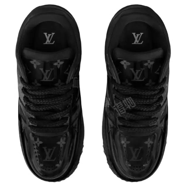 LOUIS VUITTON Trainer Maxi