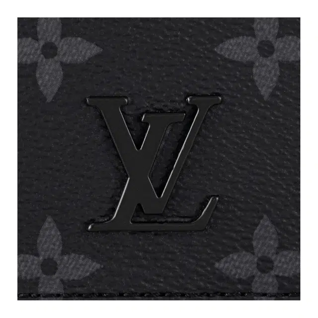 LOUIS VUITTON District