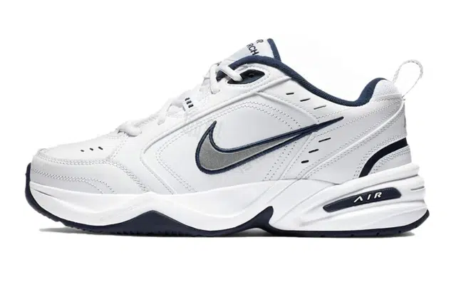 Nike Air Monarch 4