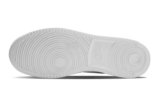 Nike EBERNON