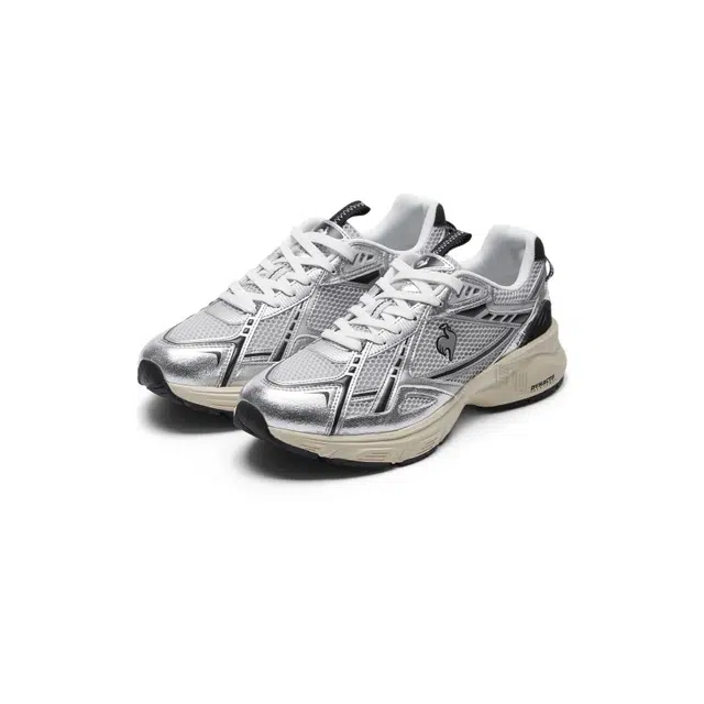 le coq sportif LCS R2004