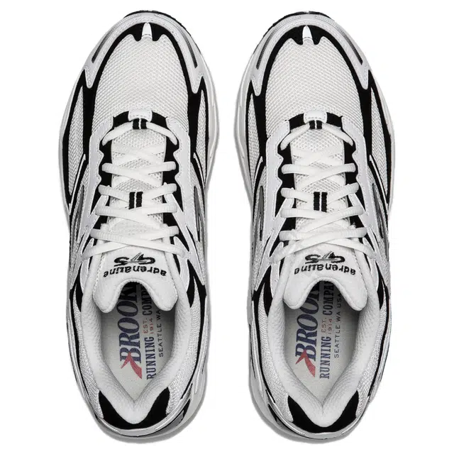 Brooks Adrenaline GTS 4 White Black