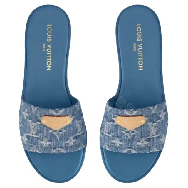 LOUIS VUITTON Lily
