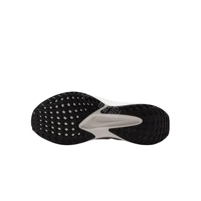 Nike Quest 6